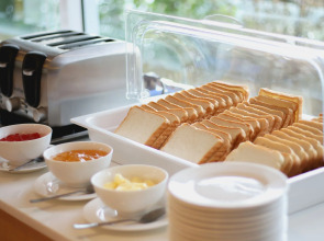 Maverick Ratchada Hotel