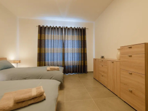 Seaview Apart IN Fort Cambridge With Pool