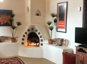 Old Taos Guesthouse B&B