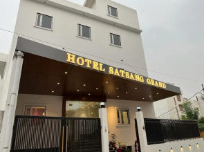 Hotel Satsang Grand