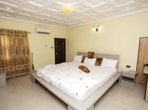 Green Palm Apartments