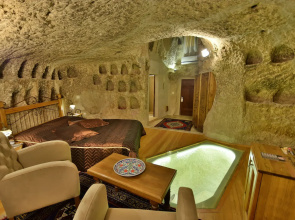 Harman Cave Hotel