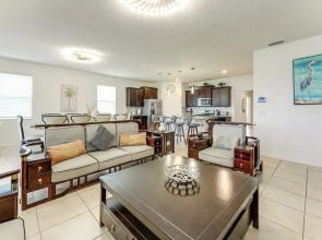 10 Mi to Disney World: Oasis w/ Resort Amenities!