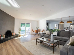 Grayhawk by AvantStay Modern Home w Pool Hot Tub Bocce Fire Pit Pool Table Putting Green