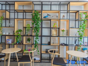 Dali Spirited Away Panoramic Sea View Guesthouse (Erhai Ecological Corridor San Sheng Island Branch)