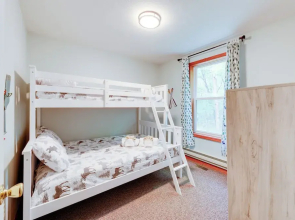 Game Room + Lake Access: Albrightsville Escape