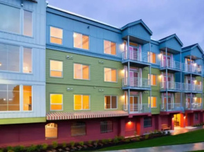 On the Columbia Vacation Apartments