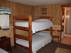 Wagon Wheel Cabins & RV Park