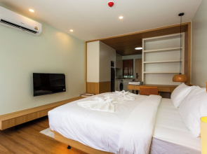 Prime Location 1BR New Condo C269