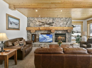 Bristlecone at Deer Valley Resort - Three Bedroom Condo with Hot Tub #503 3 Condo