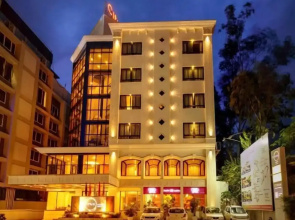 Hotel Raysons Regency