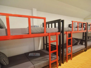 Lanta Hostel - Adults Only