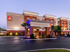 Holiday Inn Express & Suites Lexington Hotel