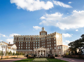 The Historic Cavalier Hotel and Beach Club, Autograph Collection