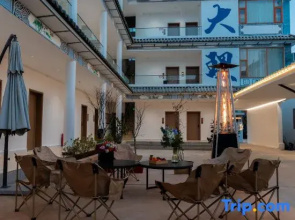 Dali Wuyifengsheng Courtyard Homestay (Ancient Town Erhai Store)