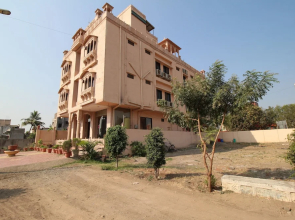 OYO 10453 Hotel Paradise