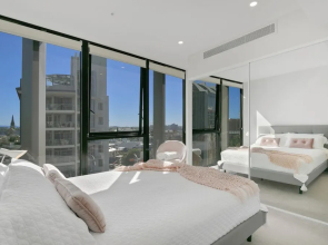 Stay In Style - Luxury CBD Apartment