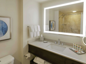 Hilton Hawaiian Village Waikiki Beach Resort