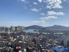 Aijia Apartment (Wuyue Plaza)