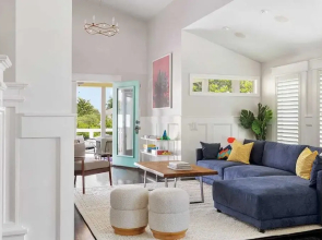 Luxe Villa Near Beach, Pool + Hottub, Chef's Kitchen Woodward Way by Avantstay