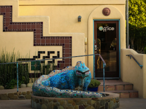 Blue Iguana Inn