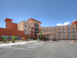 Holiday Inn Express & Suites Albuquerque Historic Old Town by IHG