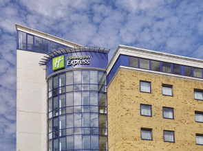 Holiday Inn Express London - Newbury Park
