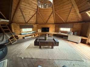Hobbit Haven Hot Tub and Countryside Bliss