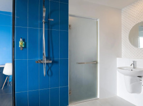 Wake Up Aonang Hotel