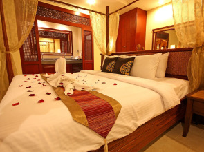 Villa Raya Private Pool Villas Resort