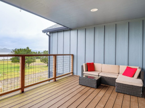 Walk to Marina! River-view Retreat in Hammond