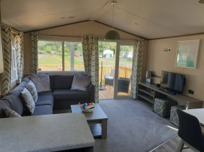 Outstanding 3 bedroom2018model caravan Northampton