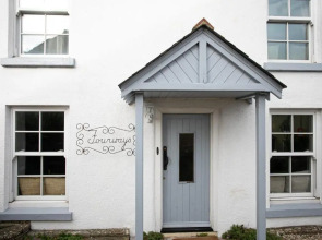 Fourways - Stylish 3-storey Townhouse With Gardens