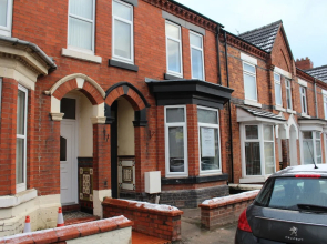 Townhouse @ 282 Walthall Street Crewe