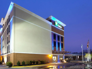 Holiday Inn Express Washington DC - BW Parkway by IHG