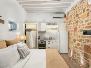 Lindos Shore Superior Studio