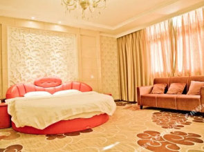 Huaya Boutique Hotel (Jining Gongxiao Road)(华亚精品酒店(济宁太白路万达广场店))