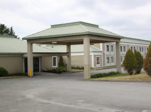 Clarion Inn & Suites Cortland - University Area