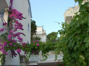 Apartments Alajbeg