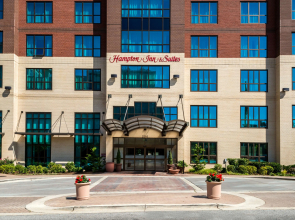 Hampton Inn & Suites National Harbor - Alexandria Area
