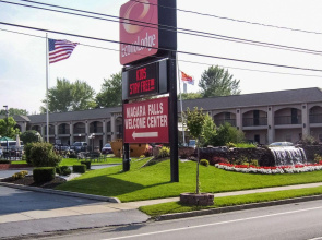 Econo Lodge At The Falls North