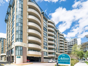 2BR 2Bath L8 Executive Apartment, in City Centre
