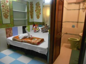 Dylan Cafe And Guest House