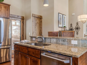 The Sanctuary Getaway - 192 3 Bedroom Home by RedAwning