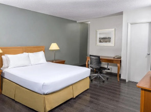 The Sojourn Los Angeles - Sherman Oaks