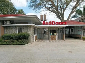 RedDoorz Premium at Trece Indang Road