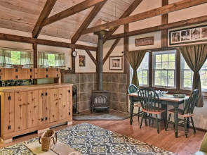 6 Mi to Grandfather Mtn: Lake Cottage w/ Deck