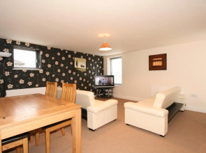 Gloucester Road Serviced Apartments by Roomsbooked