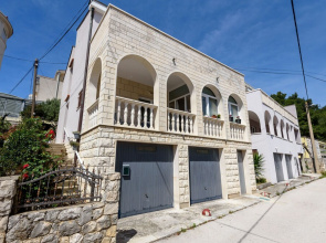 Apartments Zdravko