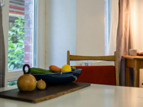 Quiet Courtyard Apartment (KB6)